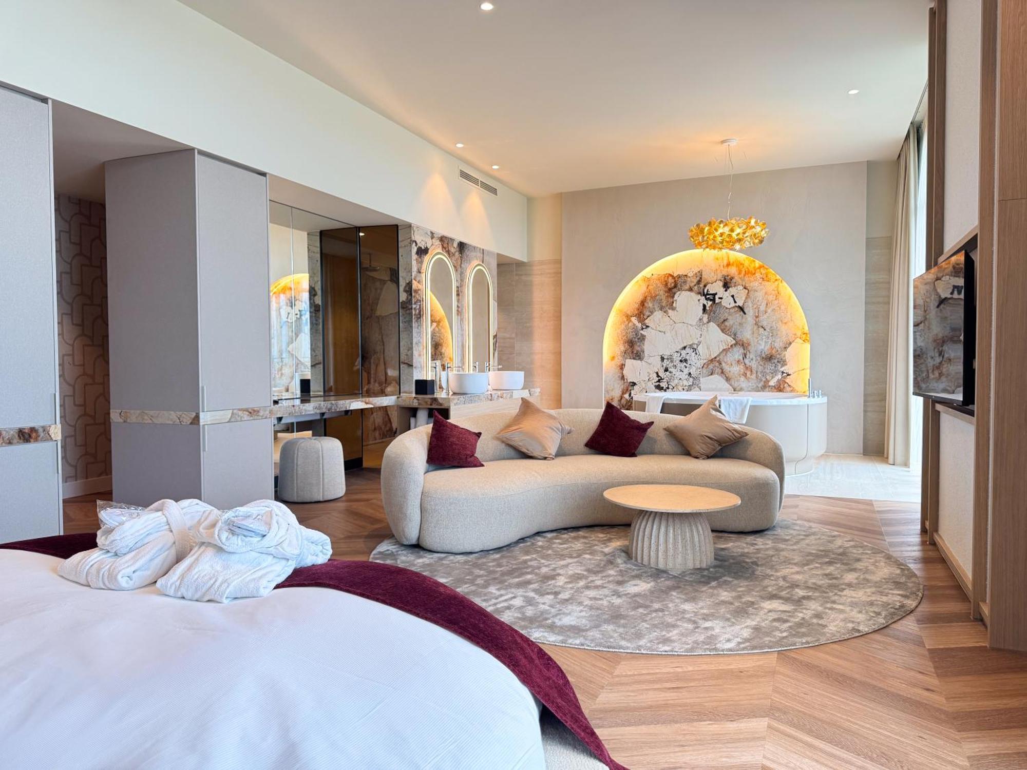 Der Valk Hotel 4*